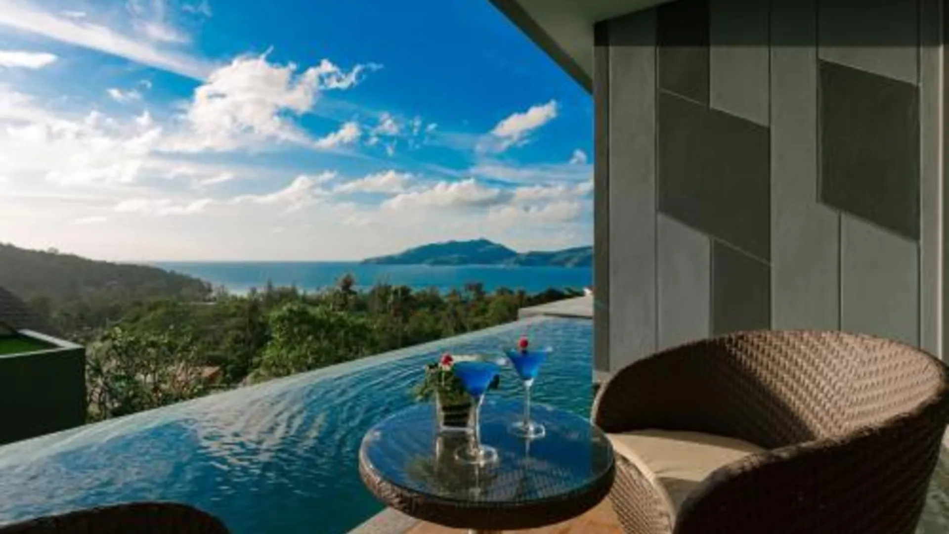 푸켓 크레스트 리조트 앤 풀 빌라스 5성급 호텔 로비