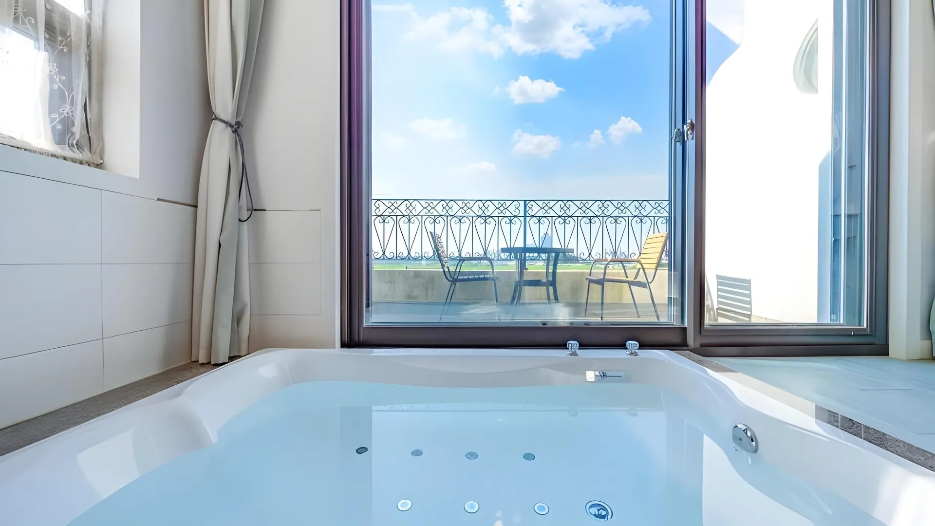 강릉 강릉 아띠랑스 풀빌라앤스파펜션 애견동반 2성급 게스트하우스 로비