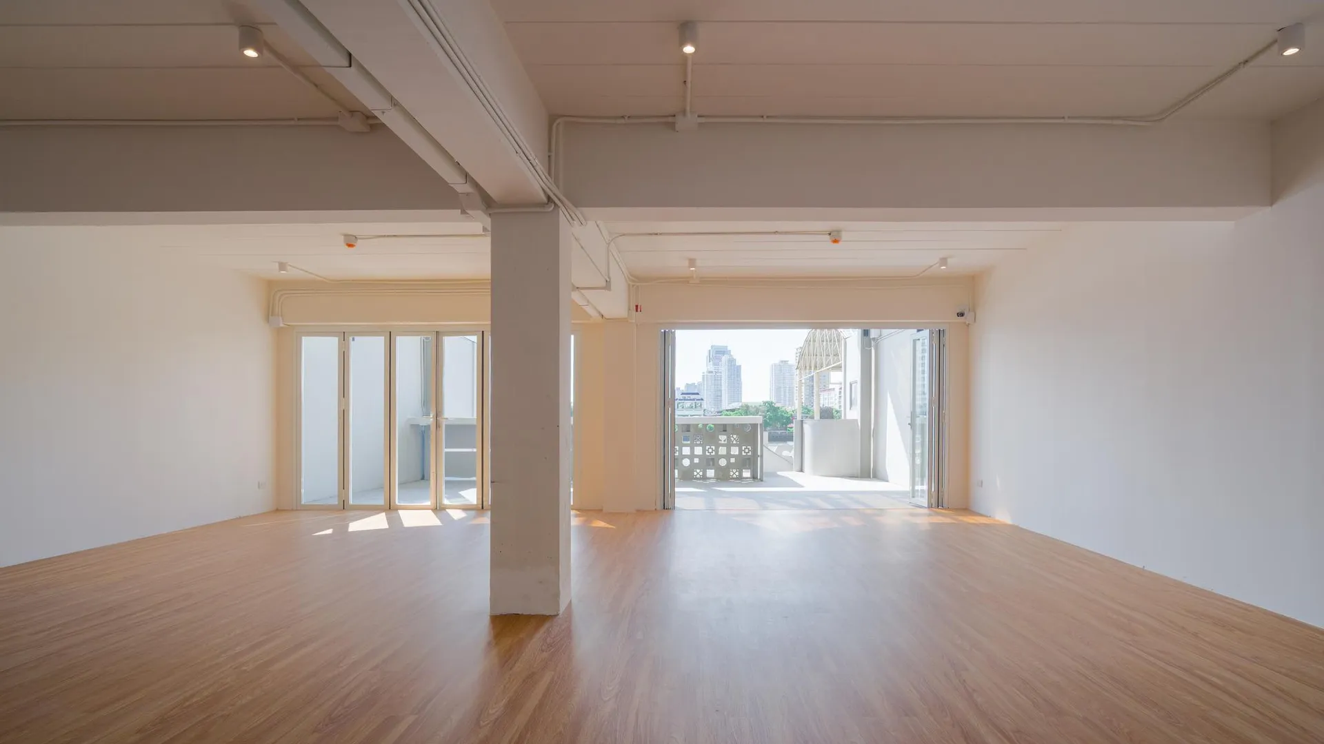 방콕 비트 와리 호스텔 앳 차오프라야 리버 2성급 호텔 수영장