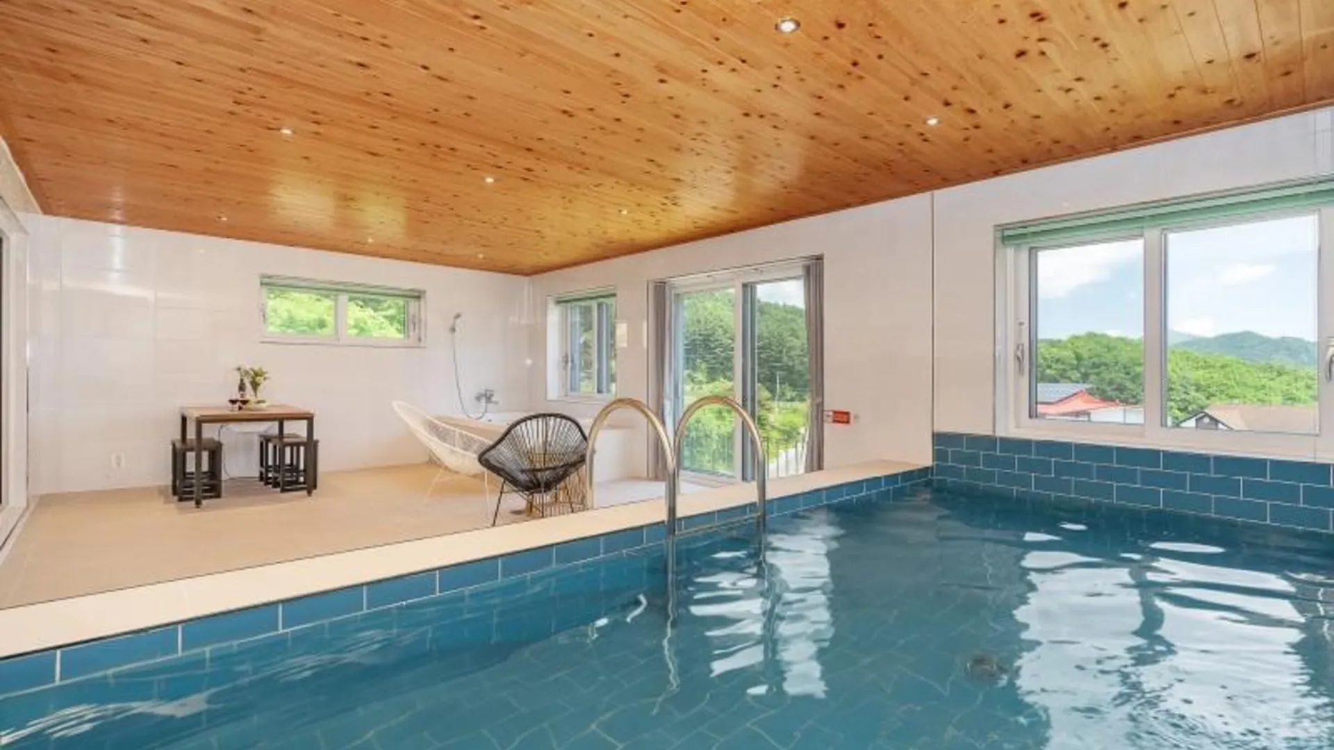 가평 가평 아디엘풀빌라 3성급 게스트하우스 수영장