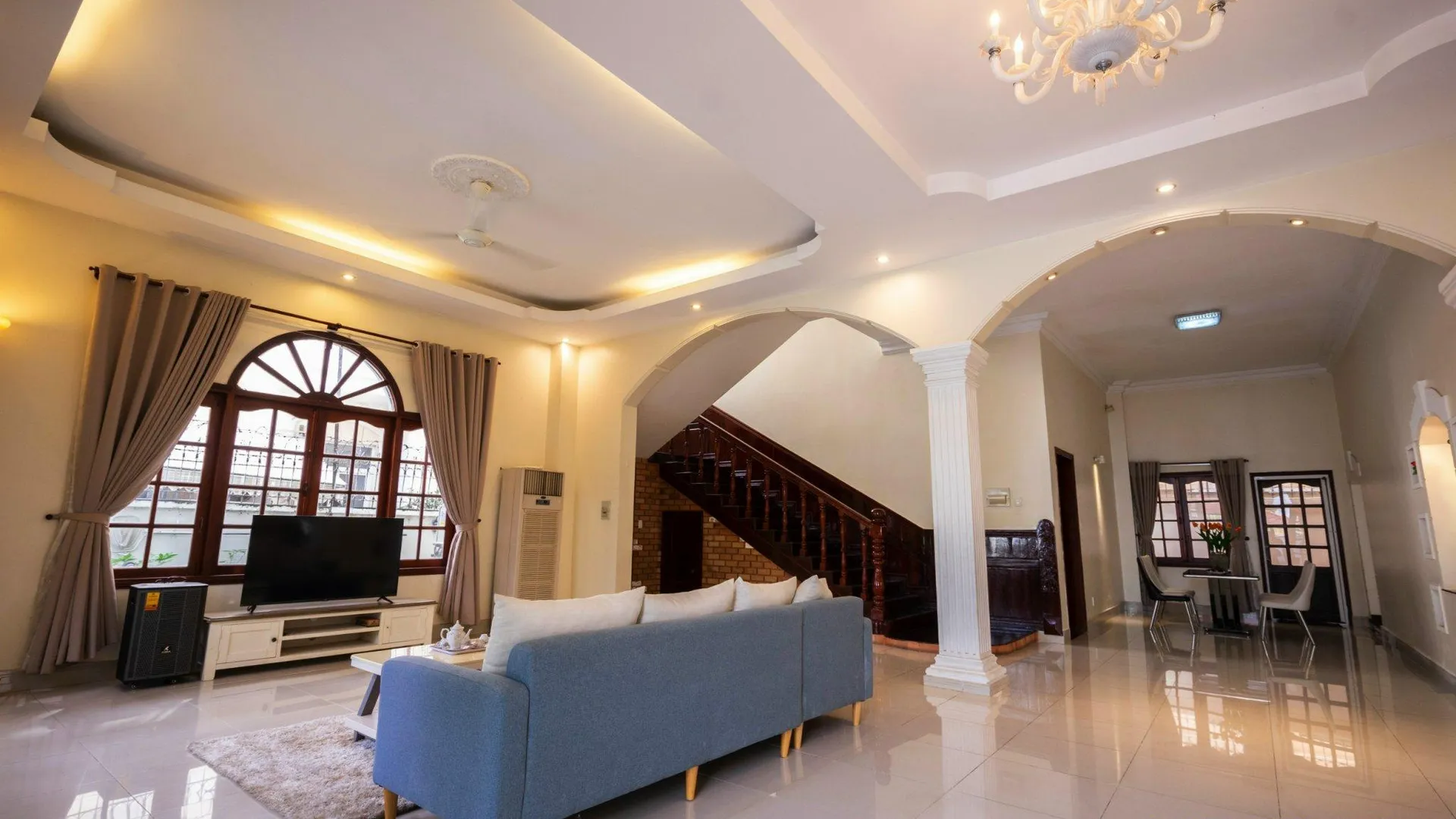 호치민 빈탄의 빌라 (800m², 침실 5개, 프라이빗 욕실 6개) 4성급 싱글룸 로비