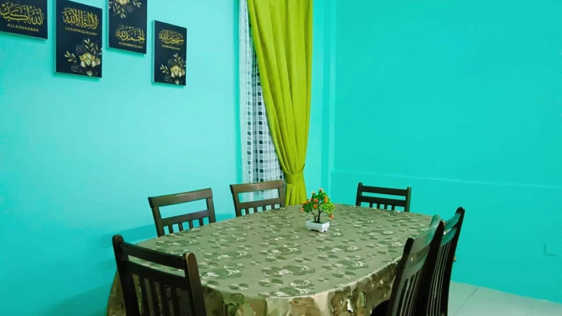 말라카 멀리나우의  (1000m², 침실 3개, 프라이빗 욕실 2개) 2성급 게스트하우스 레스토랑