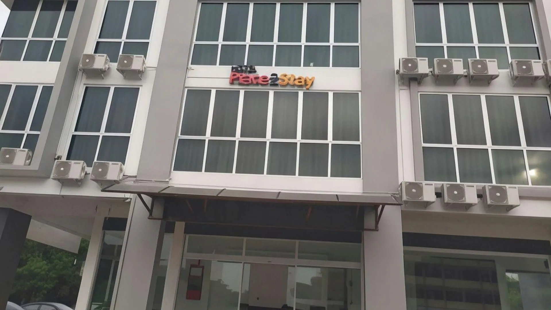 스리 아만 플레이스2스테이@스리 아만 2성급 호텔 수영장