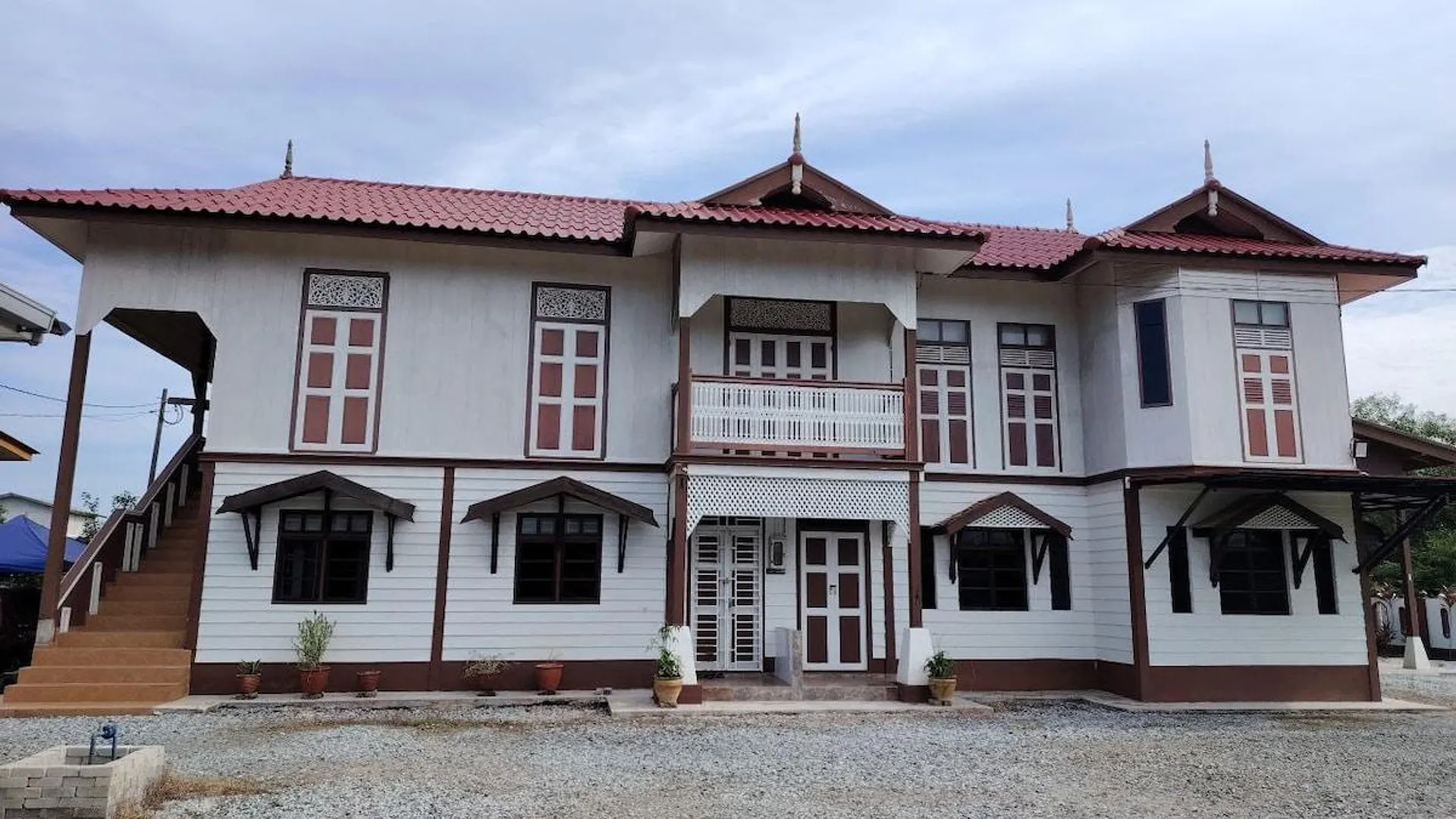 쿠알라테렝가누 쿠알라 이바이의 프라이빗 하우스 (m², 침실 3개, 프라이빗 욕실 2개) 1성급 싱글룸 수영장