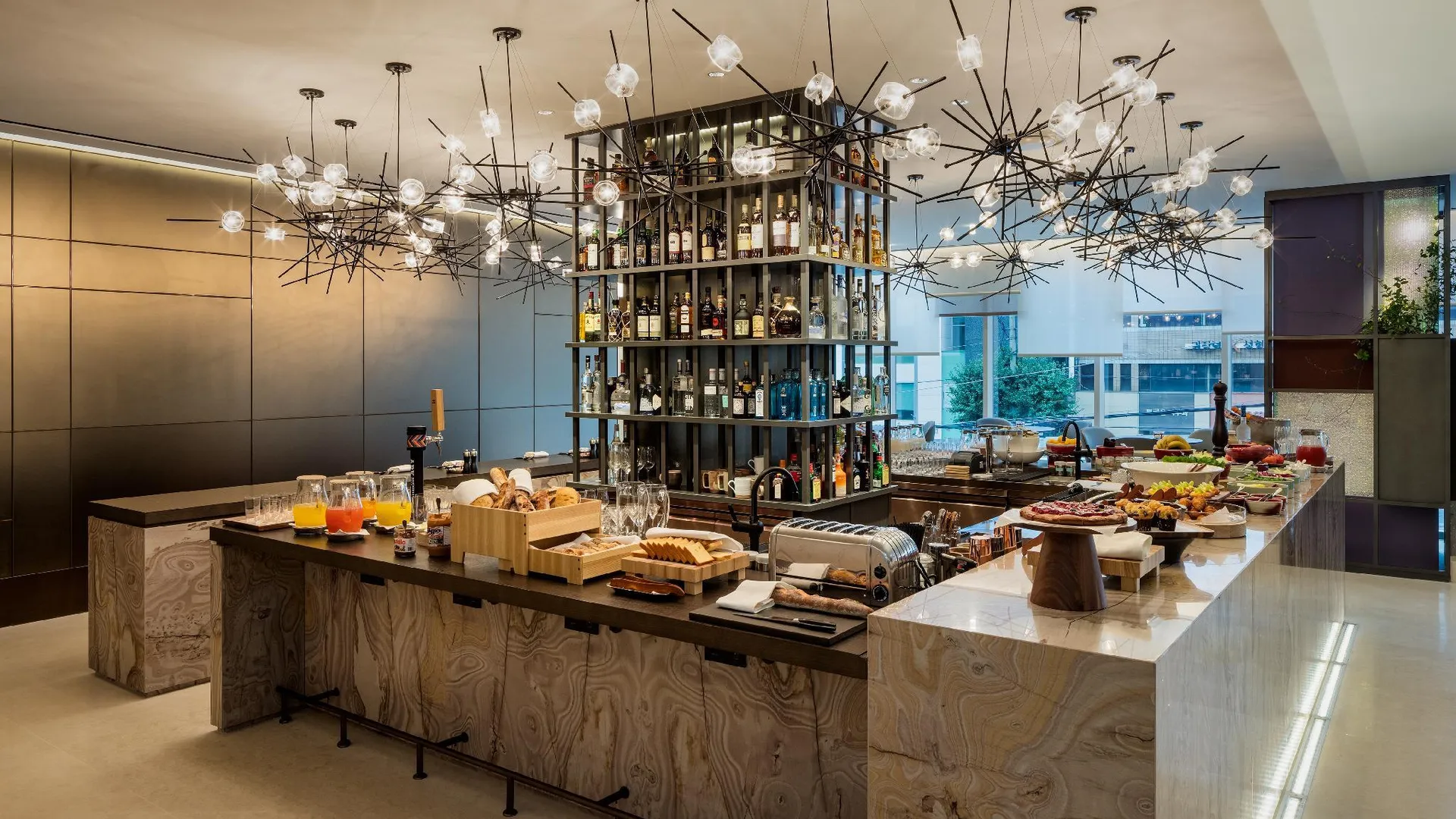 서울 안다즈 서울 강남, 바이 하얏트 5성급 호텔 레스토랑