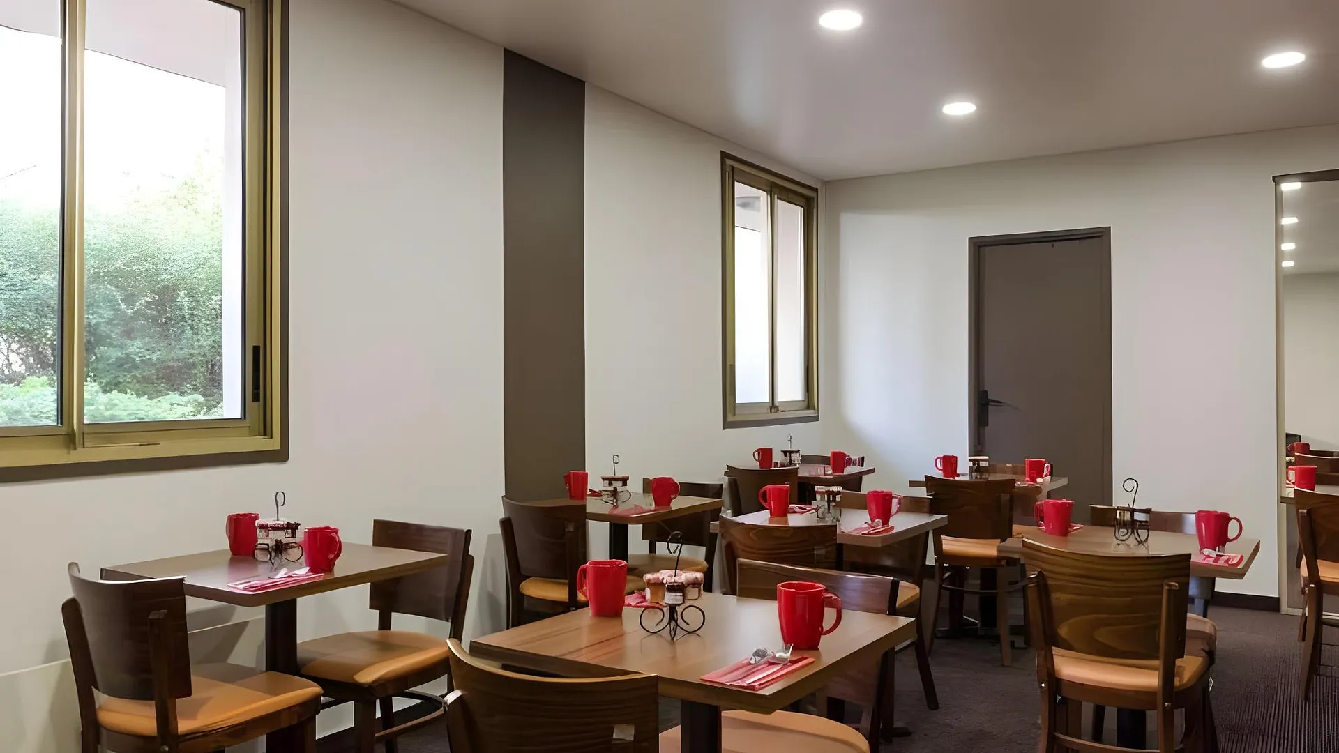 루얼 말메이슨 호텔 르 카르디날 뢰이 상트르 3성급 호텔 객실