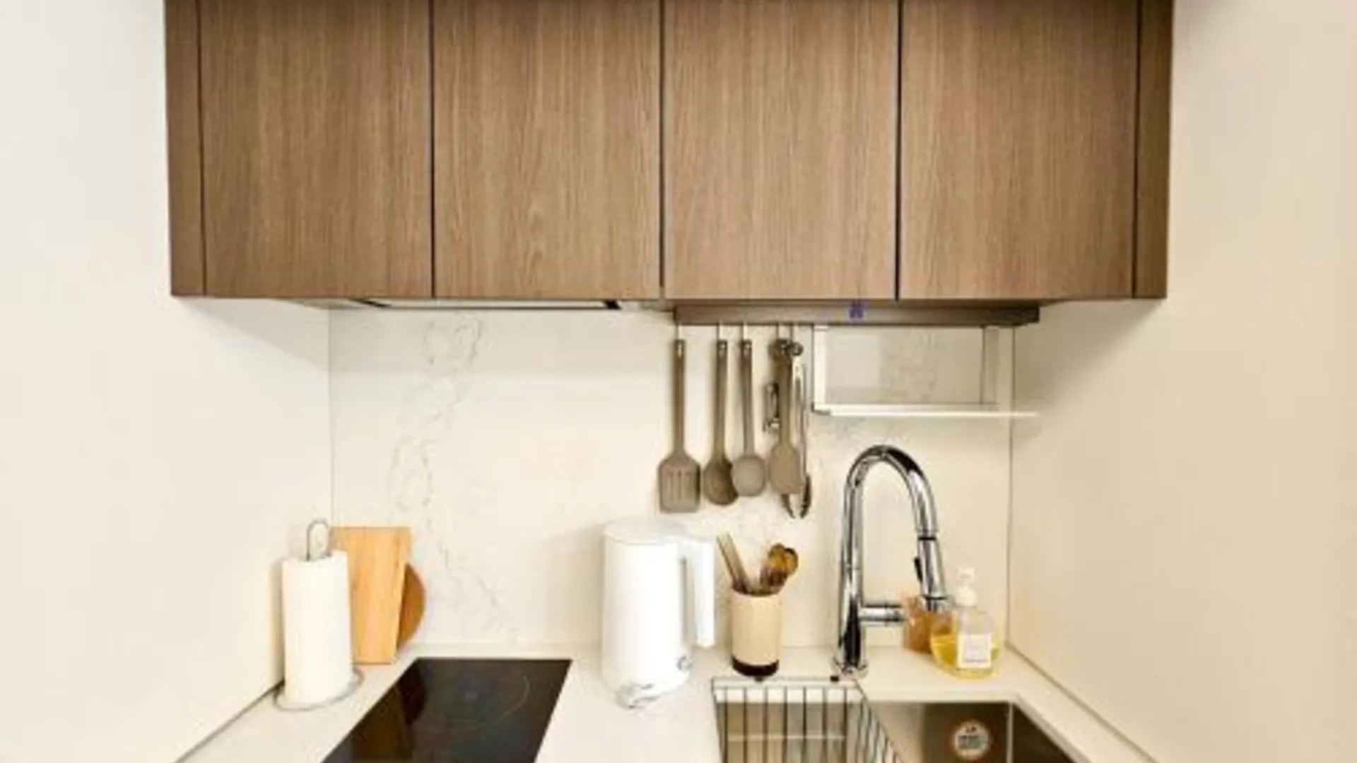 서울 쿠키하우스 - 강남서초 최고급레지던스 웰컴수제쿠키 남부터미널도보5분 예술의전당 3성급 호텔 수영장