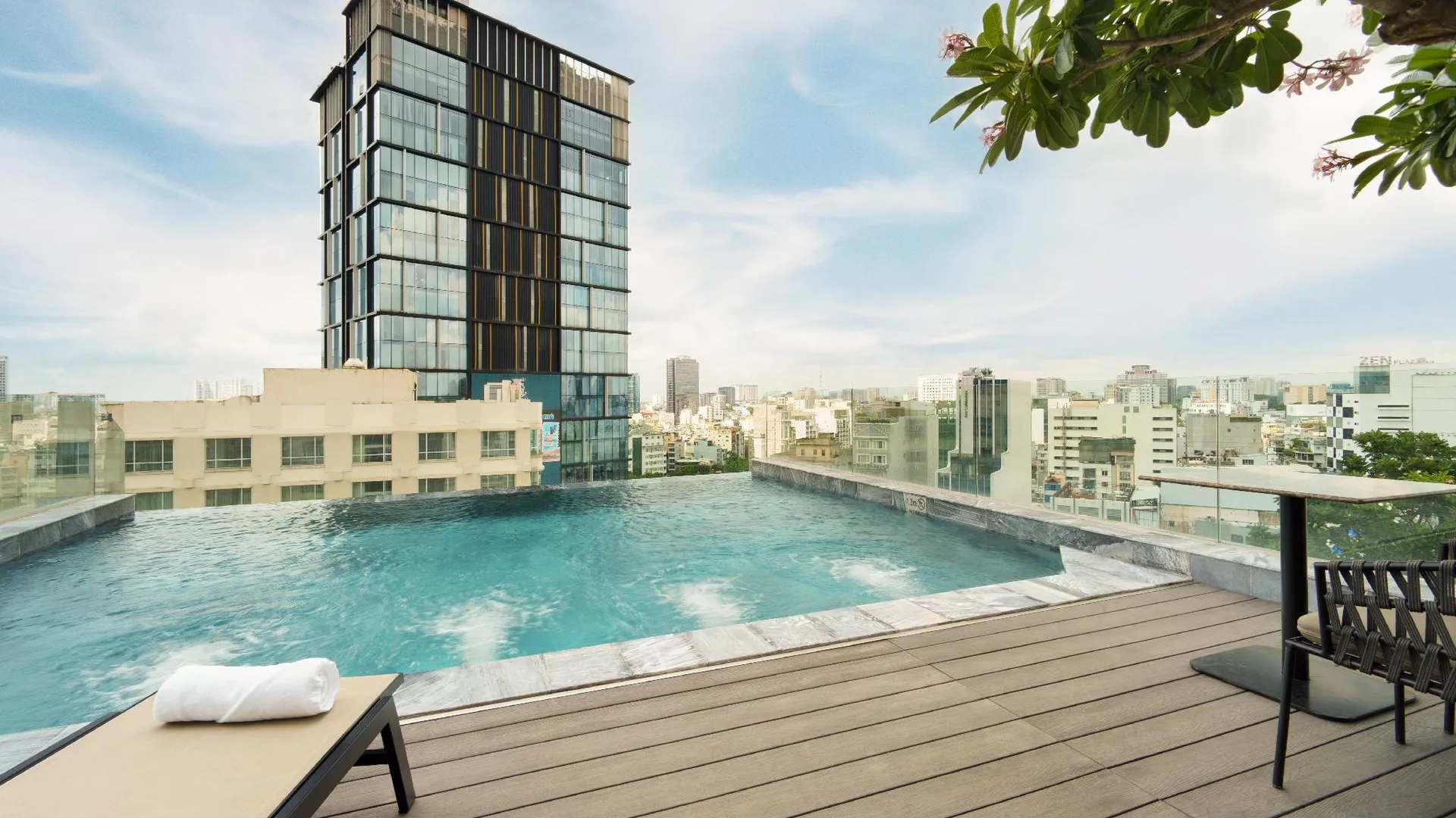 호치민 M 시티 호텔 사이공 4성급 호텔 전망