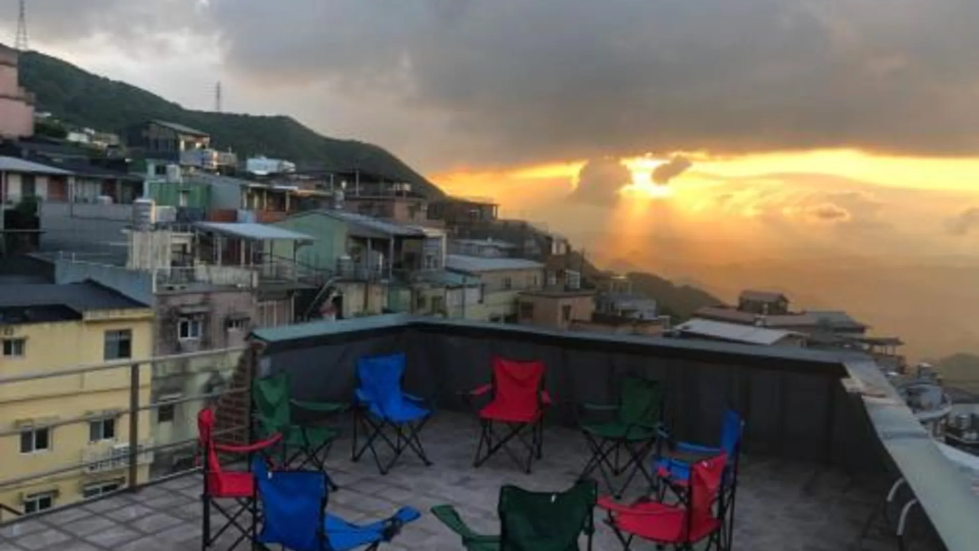 타이베이 박스 인 지우펀 4성급 게스트하우스 수영장