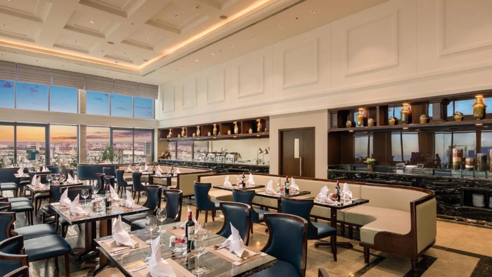 다낭 비치프론트 럭셔리 아파트먼트 - 루프탑 풀 - 다낭 5성급 게스트하우스 수영장