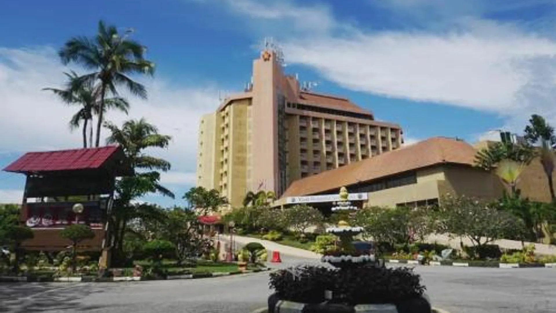 쿠알라테렝가누 프리뮬라 비치 호텔 4성급 호텔 외관