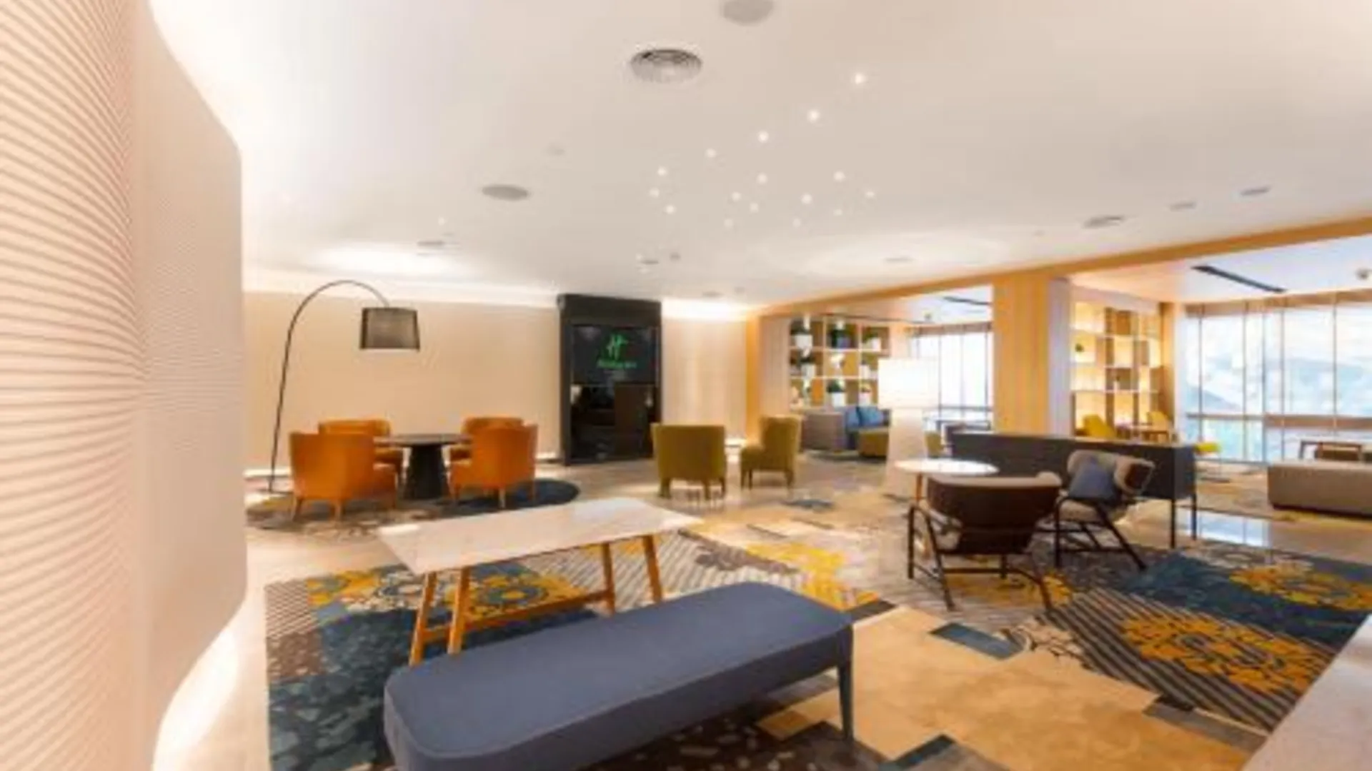 방콕 홀리데이 인 방콕 바이 IHG 4성급 호텔 수영장