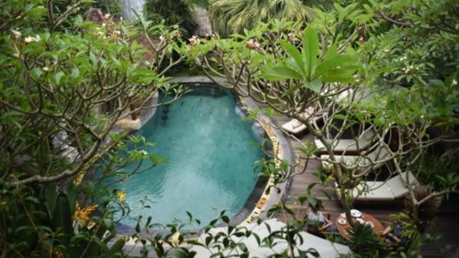 발리 룸벙 사리 우부드 3성급 호텔 외관