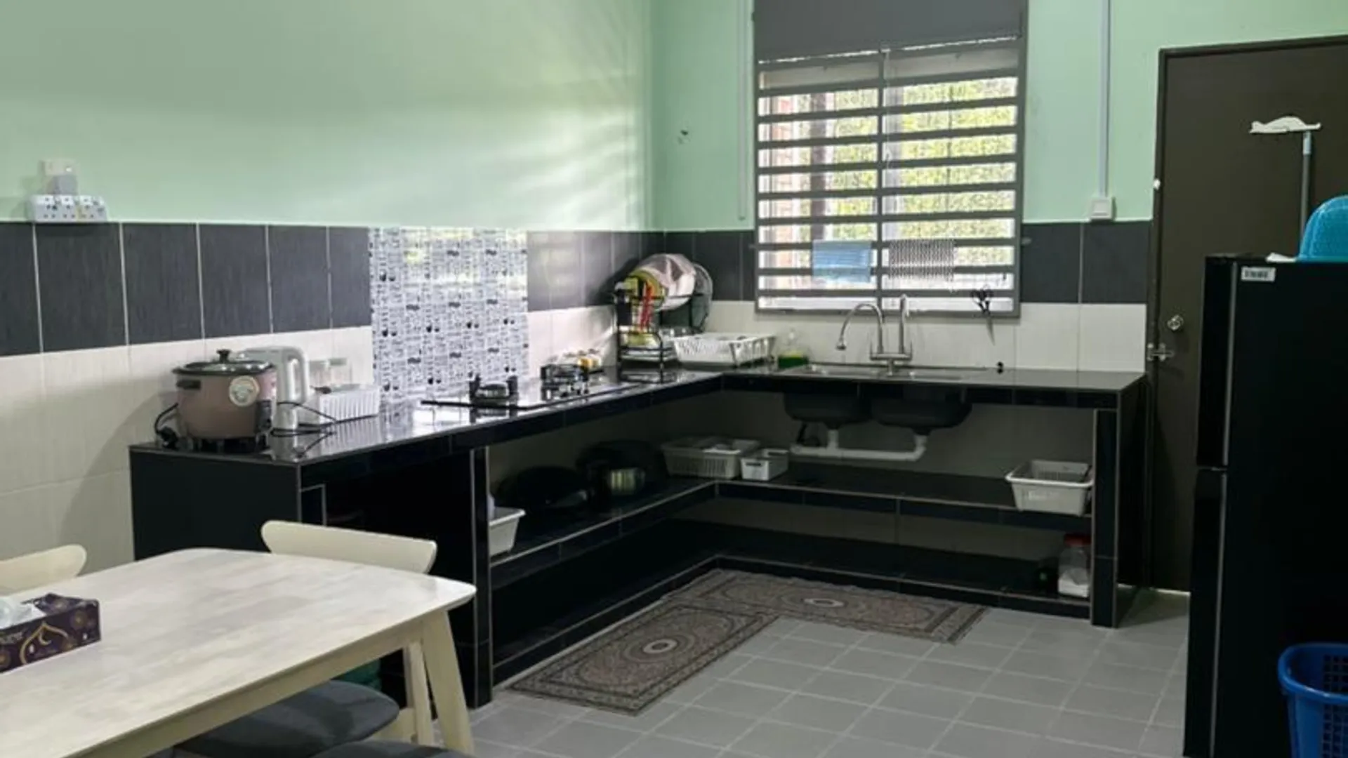 추카이 캄풍 부킷 쿠앙의  (1100m², 침실 3개, 프라이빗 욕실 2개) 3성급 싱글룸 로비