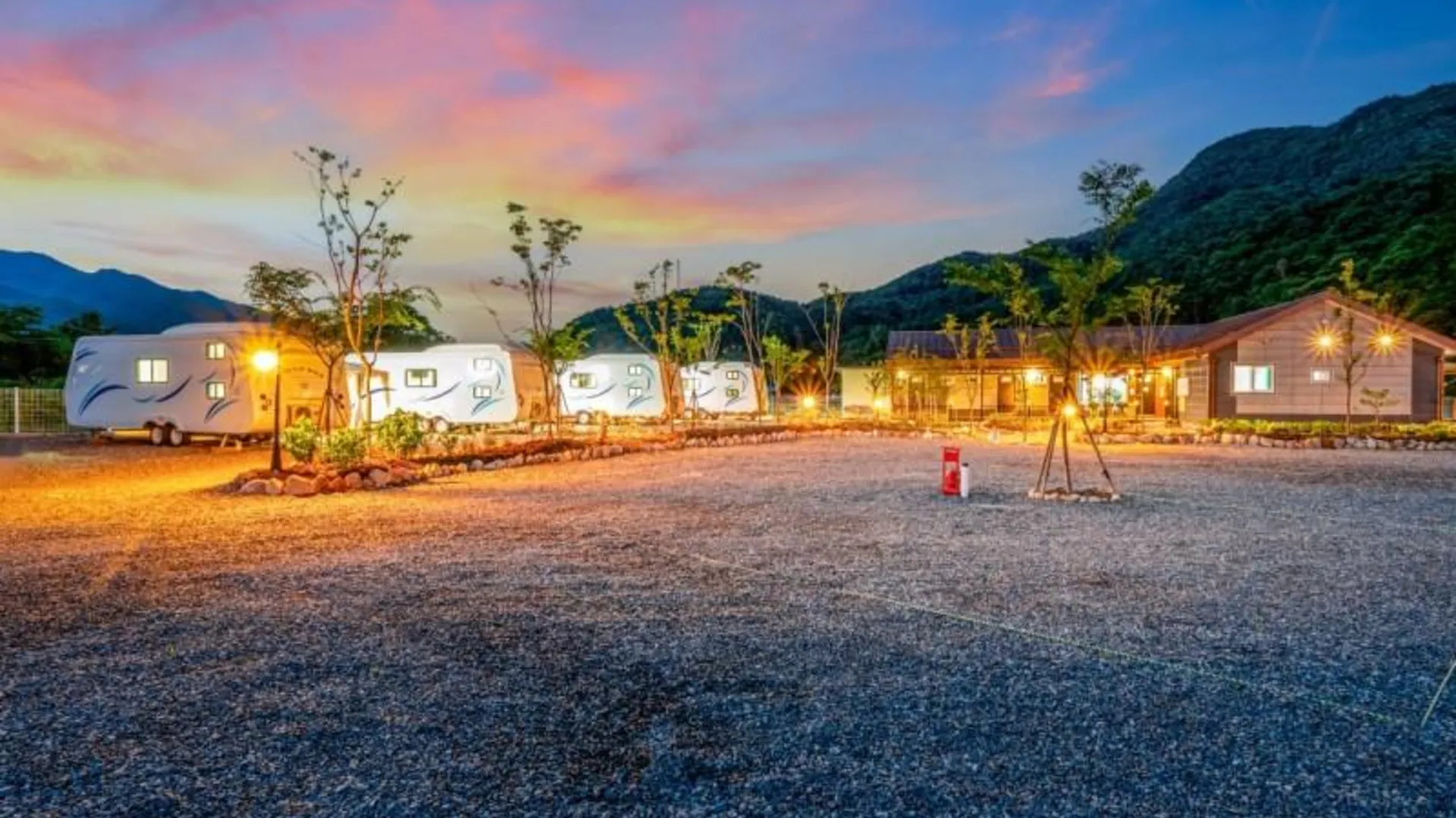 가평 가평 제이와이캠핑&카라반 2성급 게스트하우스 수영장