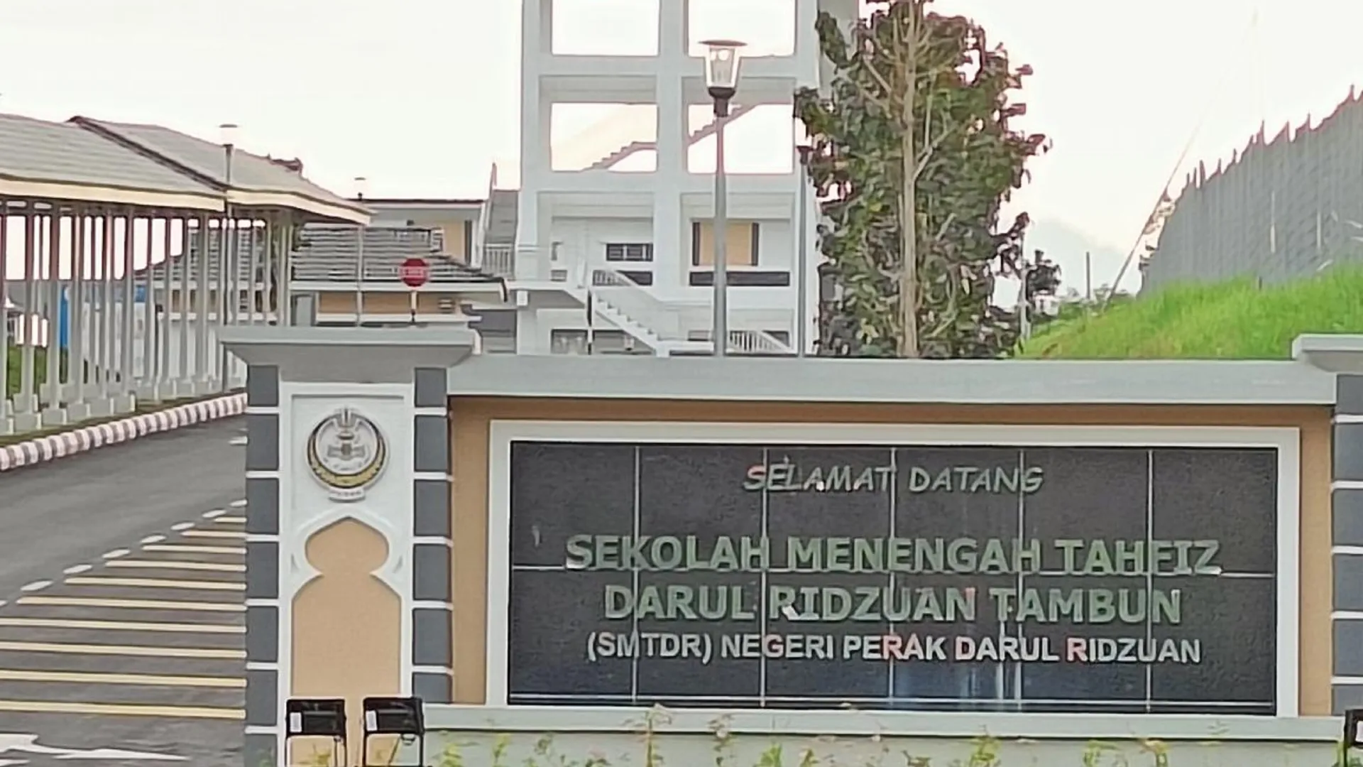 이포 탄중 람부탄의 프라이빗 하우스 (m², 침실 3개, 프라이빗 욕실 2개) 2성급 싱글룸 전망