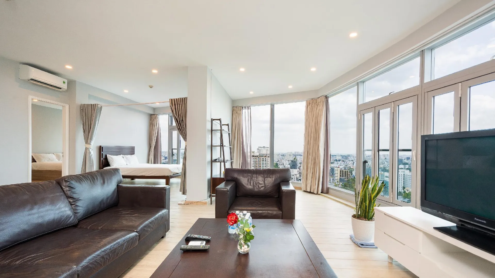 호치민 트레이시 세일링 타워 5성급 호텔 객실