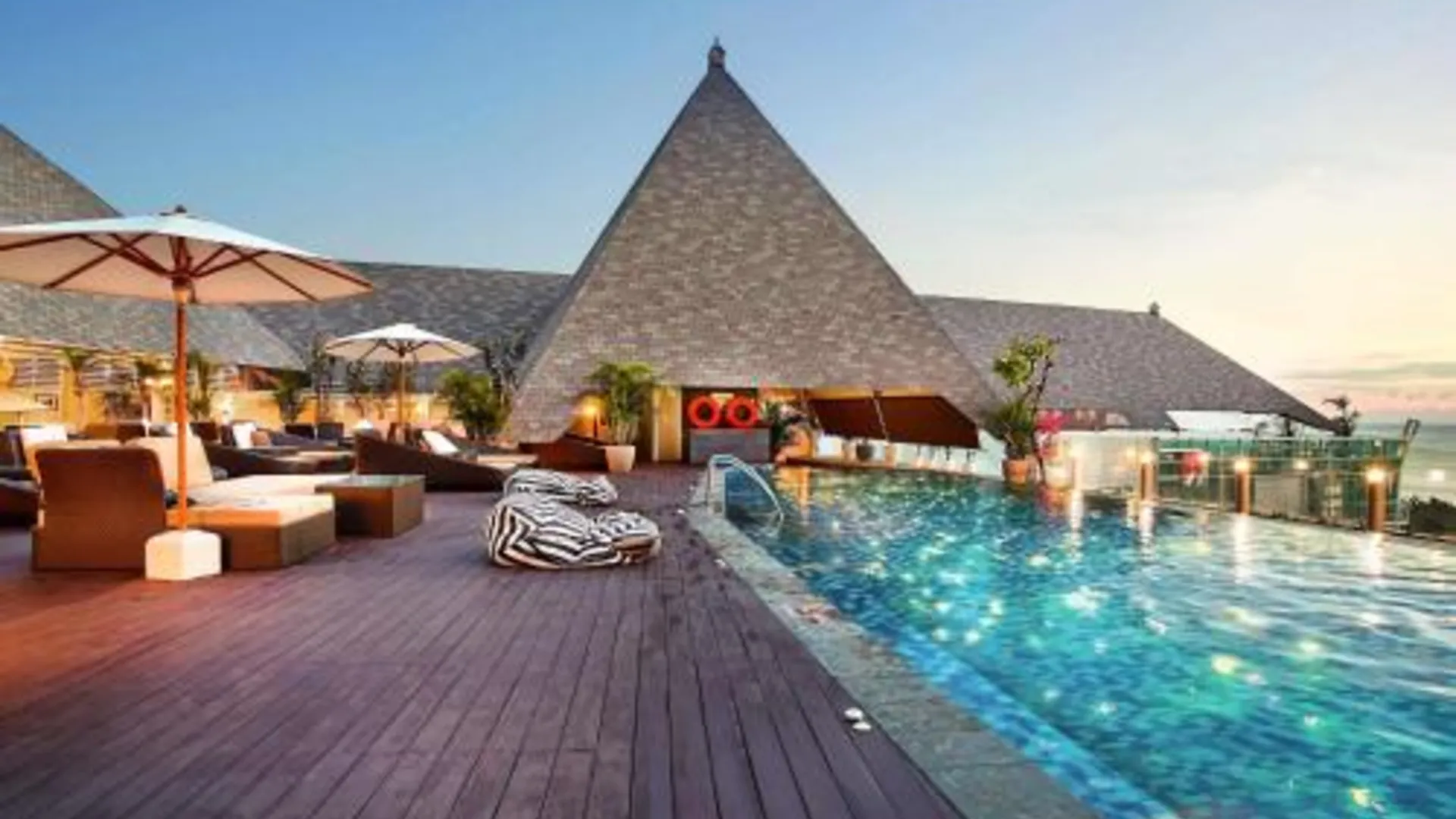 발리 더 쿠타 비치 헤리티지 호텔 발리 - 매니지드 바이 아코르호텔 4성급 호텔 스위트룸