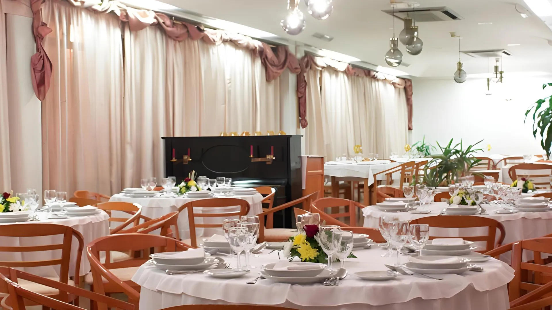 카스텔로 브란코 Hotel Rainha D. Amelia, Arts & Leisure 4성급 호텔 로비