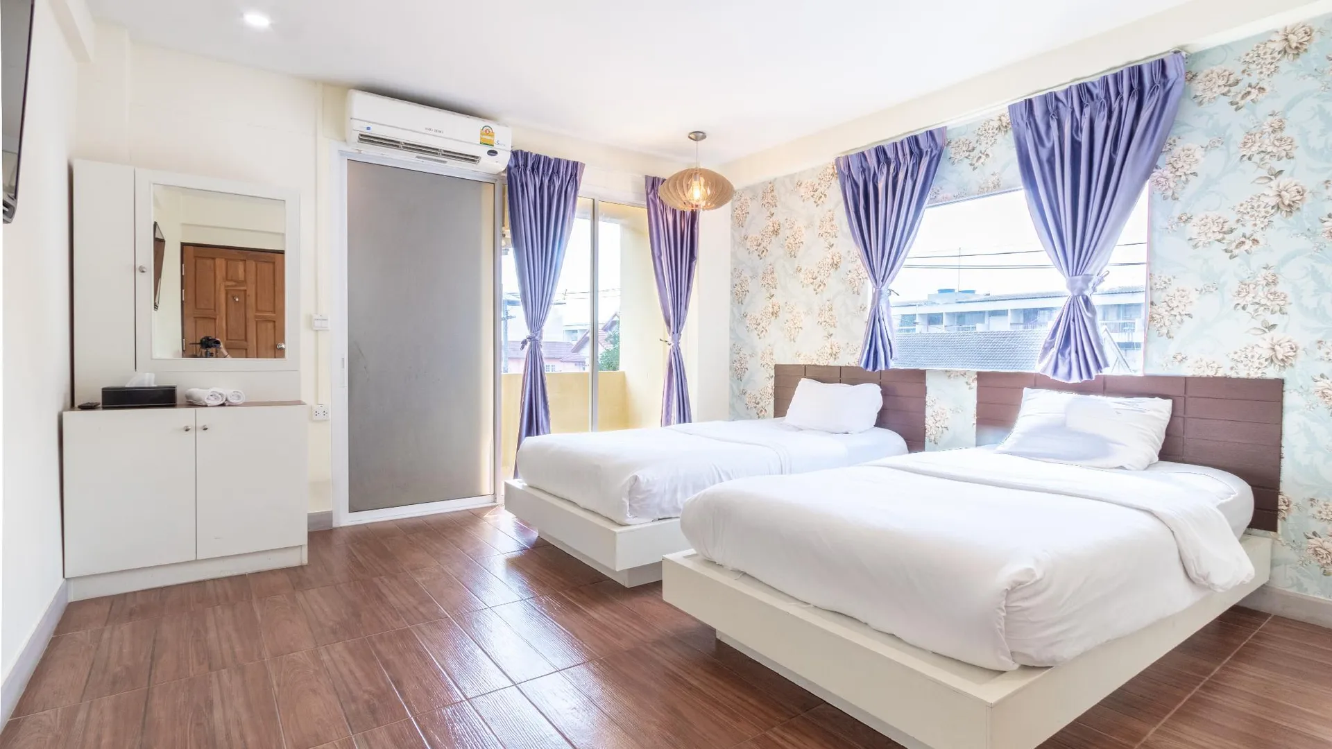 방콕 스위트로프트 호텔 돈무앙 3성급 호텔 스위트룸