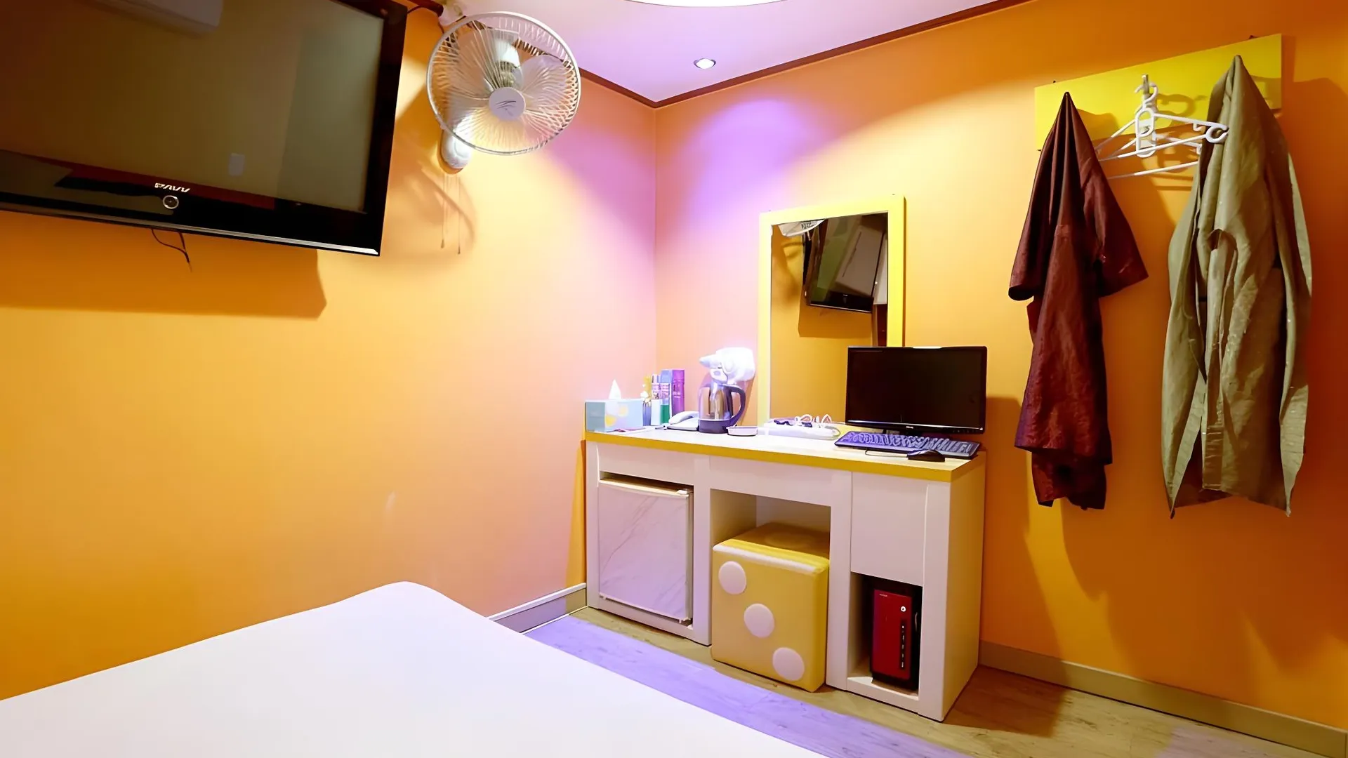 서울 회기 Q 1성급 호텔 객실