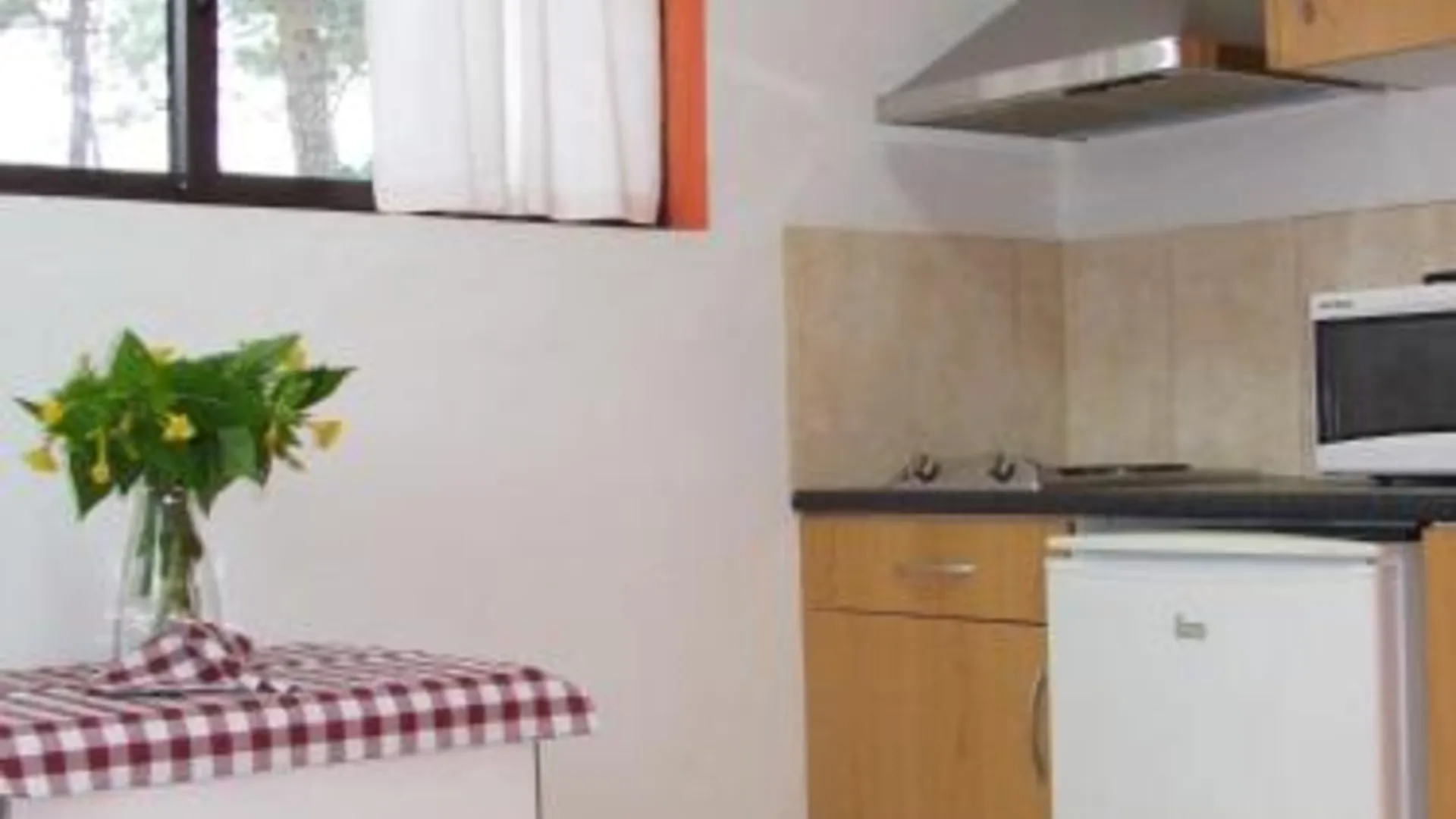 일라보 Parque de Campismo da Praia da Barra 3성급 게스트하우스 수영장