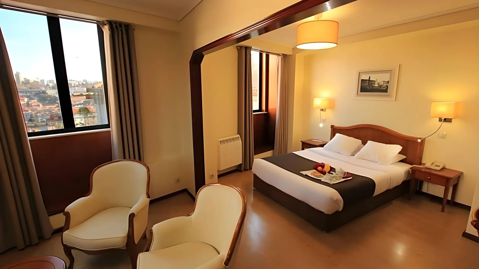 포르투 호텔 다 볼사 3성급 호텔 스위트룸