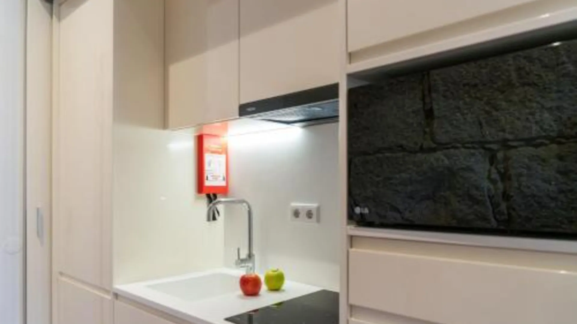 포르투 Bandeiras 3성급 게스트하우스 외관