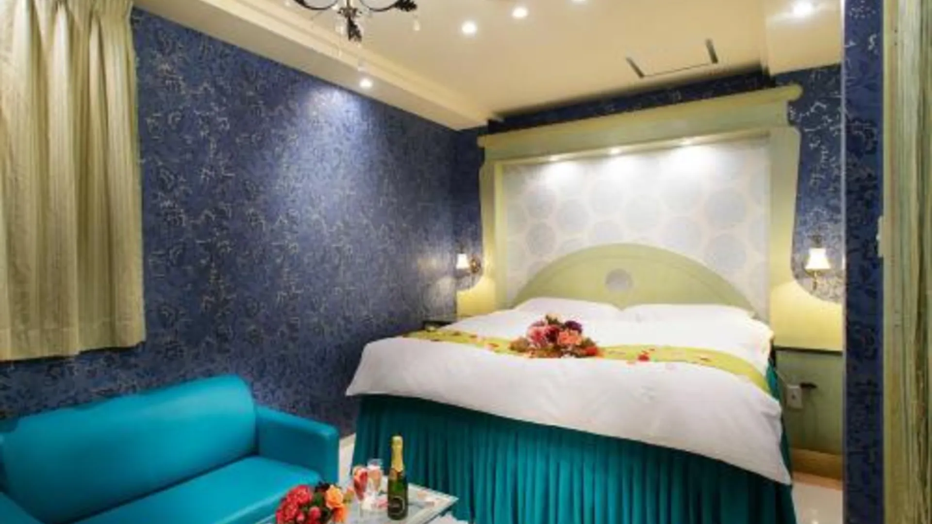 오사카 ホテル リトルチャペルクリスマス 梅田 2성급 호텔 스위트룸