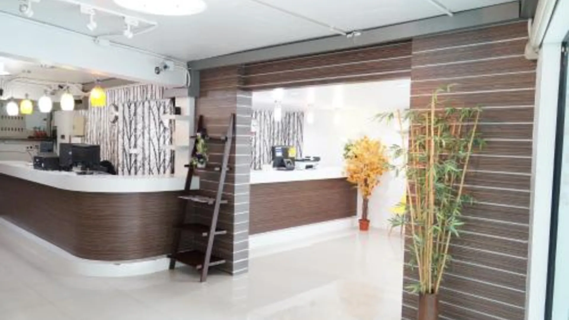 방콕 마논논트 호텔 앤 아파트먼트 2성급 호텔 레스토랑