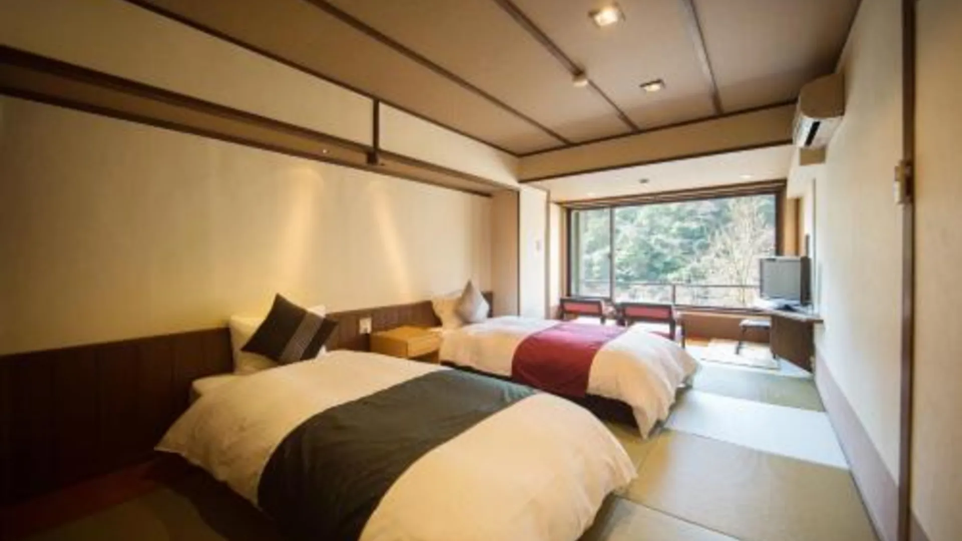 교토 모미지야 혼칸 타카오 산수 료칸 4성급 호텔 전망