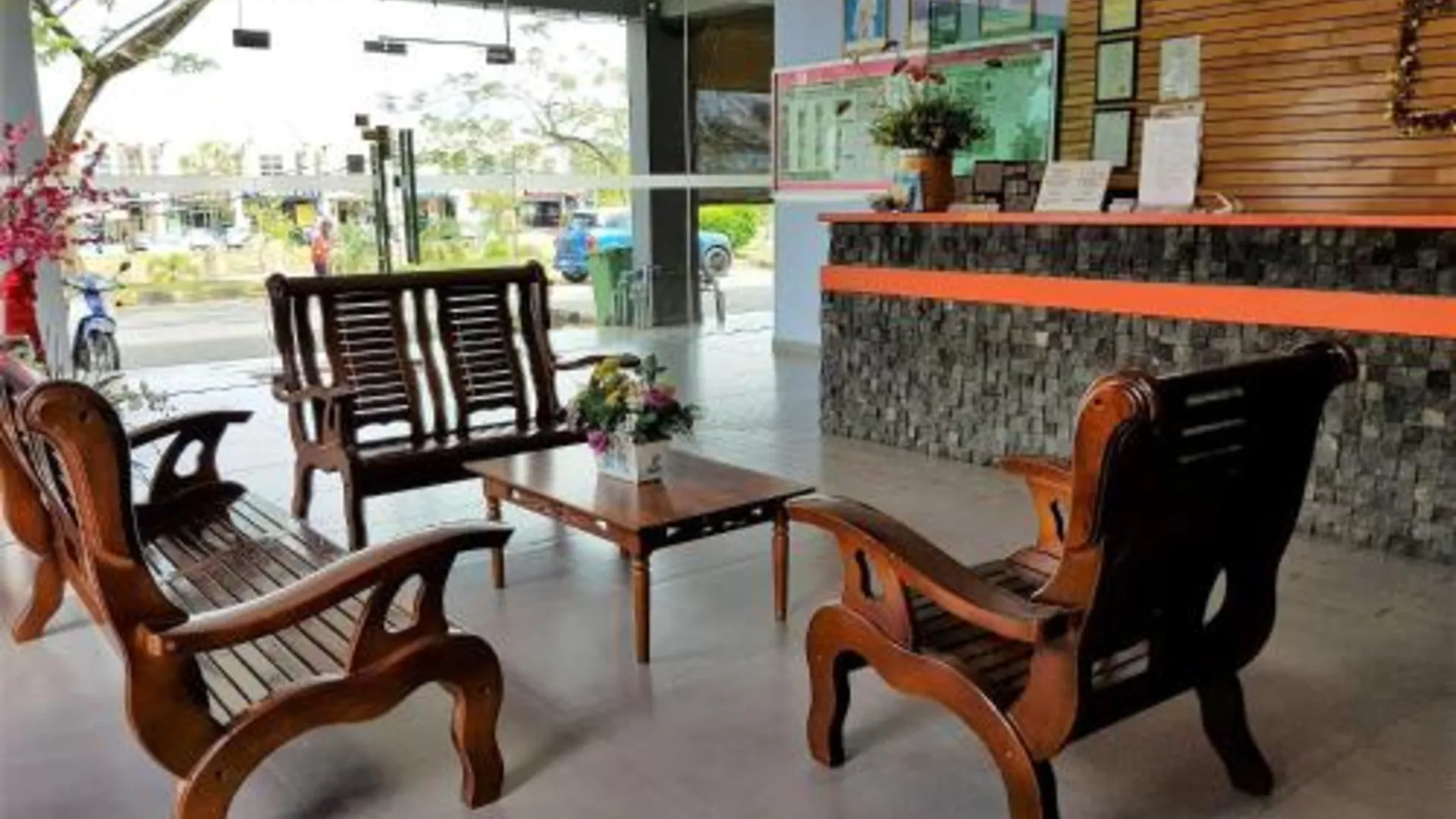 쿠알라 리피스 호텔 베스타리 2성급 호텔 외관