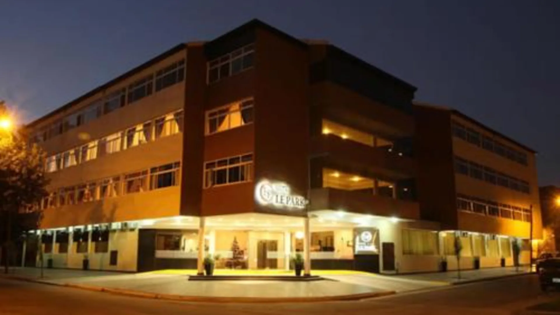 투쿠만 Hotel Le Park 3성급 호텔 객실