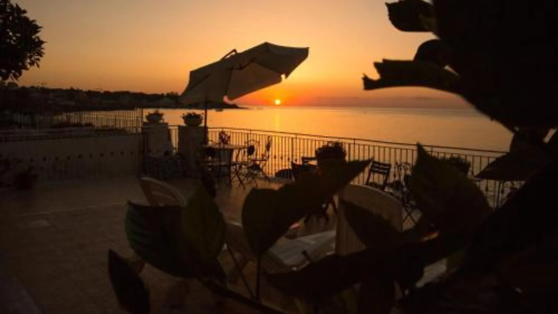 아찌트라자 Appartamento in Villa Agnese 3성급 게스트하우스 수영장