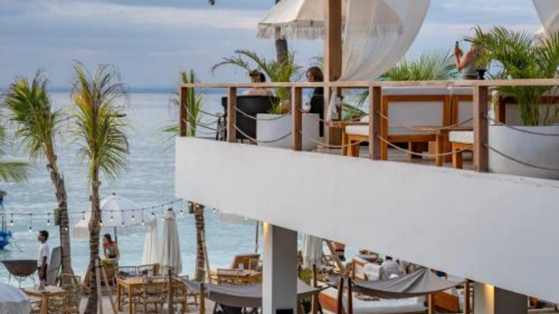 발리 Ohana's Beachfront Resort & Beach Club 4성급 호텔 로비