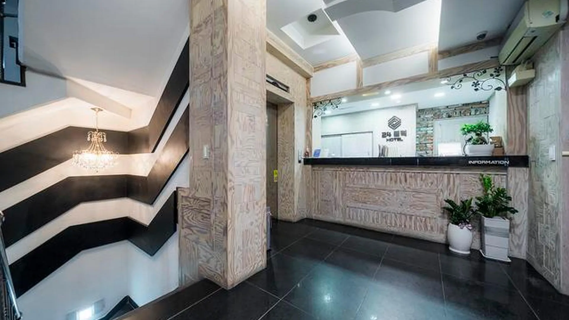 수원 수원시청역 블럭 24 호텔 로비