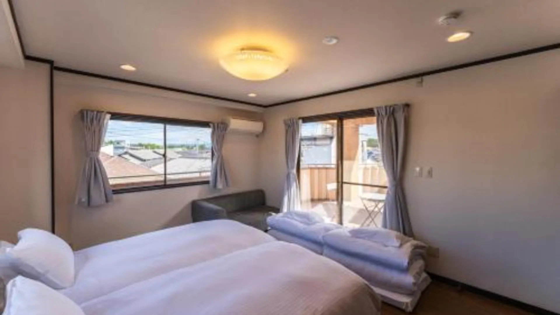 후쿠오카 Flower Base KIKU 4성급 게스트하우스 객실