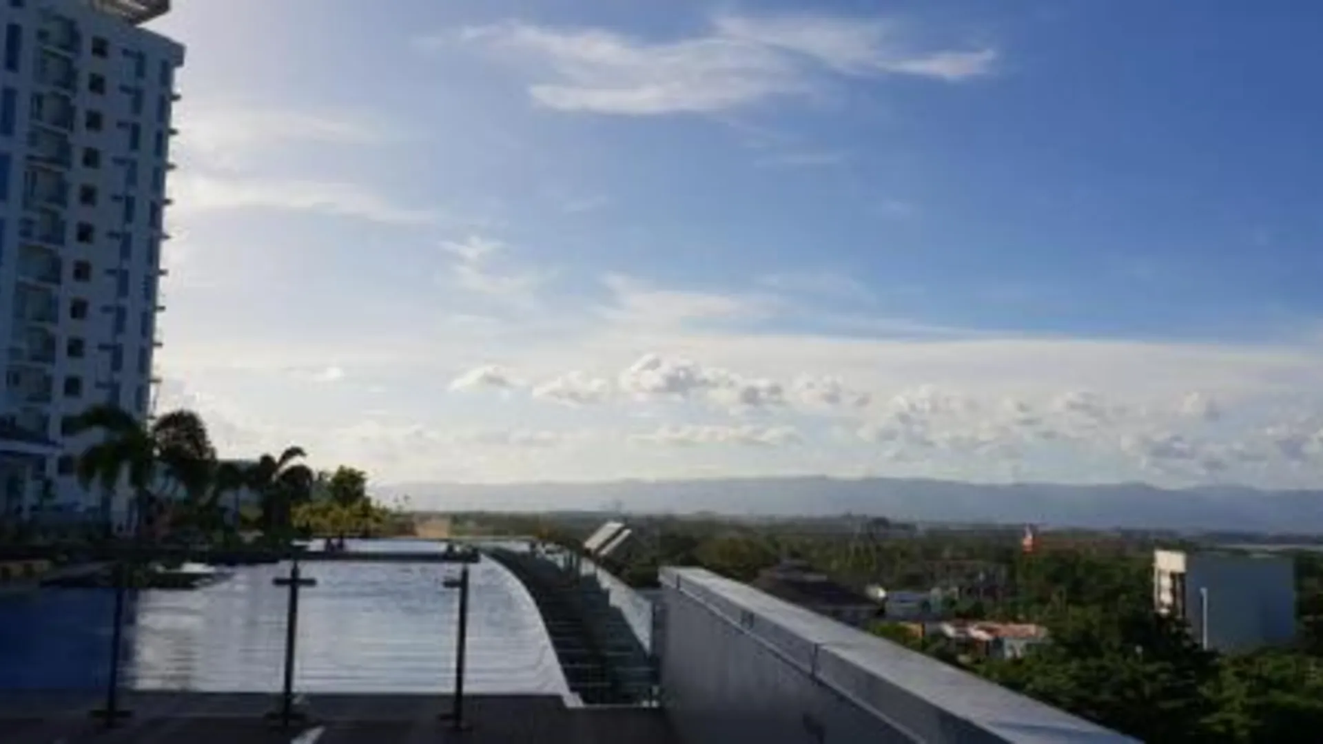 세부 막탄 뉴타운 비치 콘도 2성급 게스트하우스 수영장