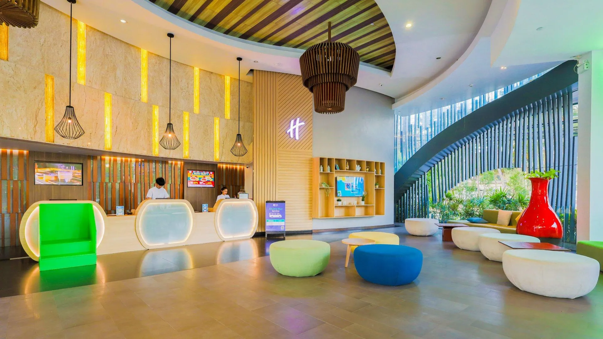 푸켓 홀리데이 인 리조트 푸켓 카론비치 바이 IHG 4성급 호텔 외관