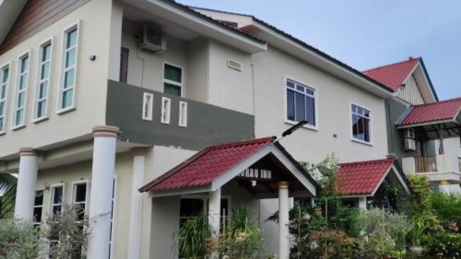 쿠알라 쿠라우 KURAU INN FARMSTAY 4성급 게스트하우스 레스토랑