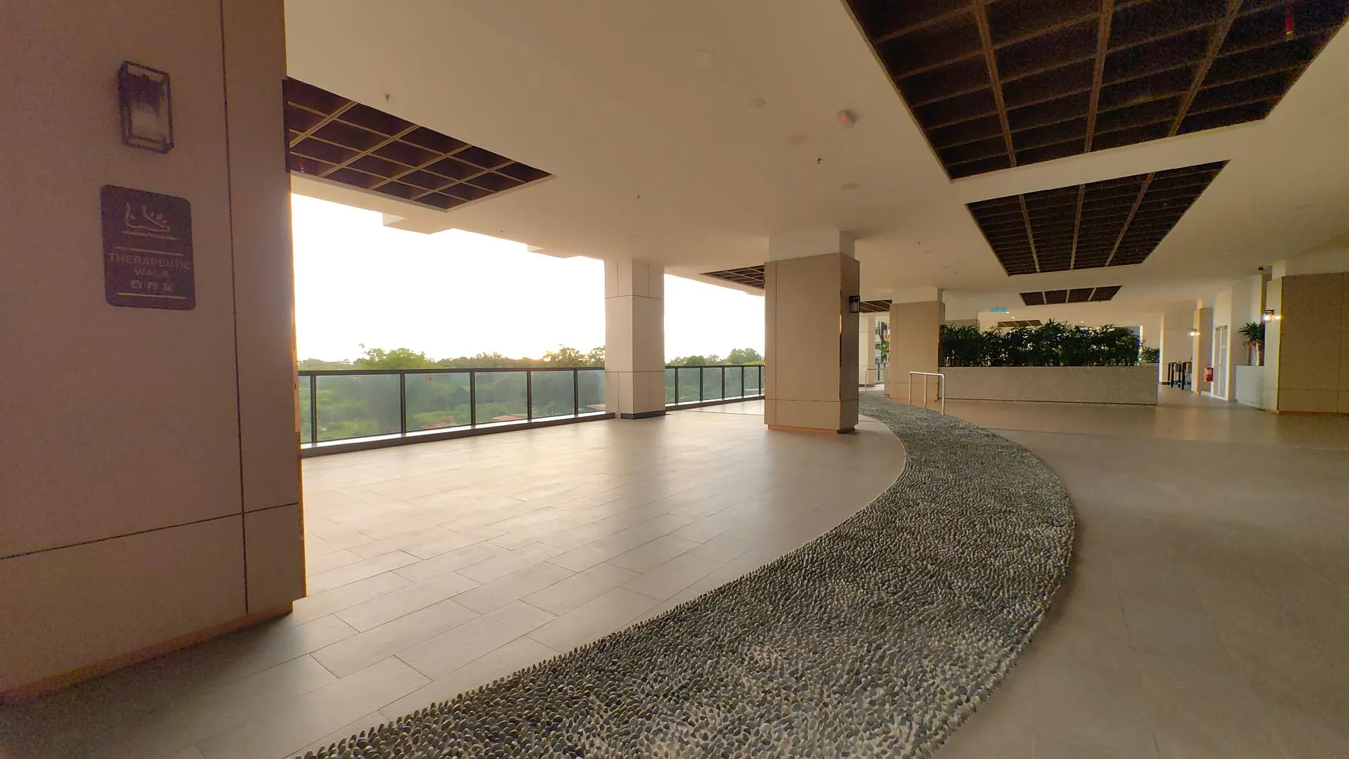 코타키나발루 크파얀의 아파트먼트 (726m², 침실 2개, 프라이빗 욕실 2개) 4성급 싱글룸 레스토랑