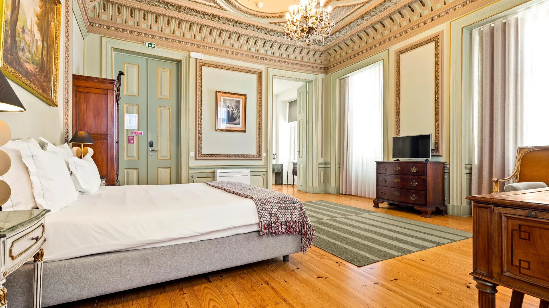 리스본 테조우루 다 바이샤 바이 시아두 4성급 호텔 스위트룸