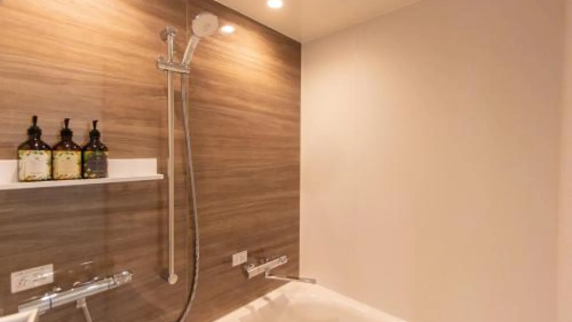 후쿠오카 네오 필드 나카스 5성급 호텔 외관