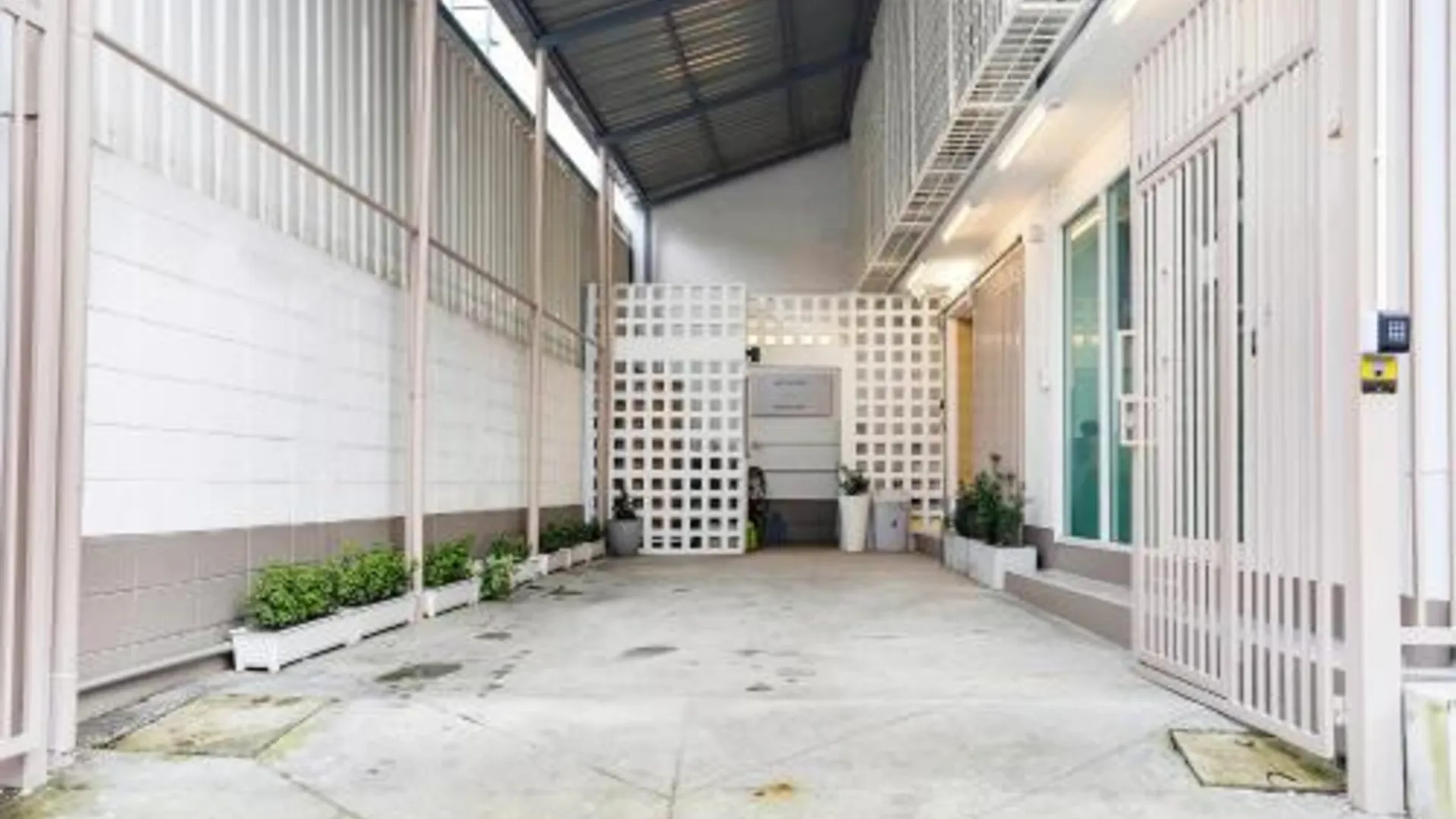 방콕 타카 호텔 - 방나 3성급 호텔 전망