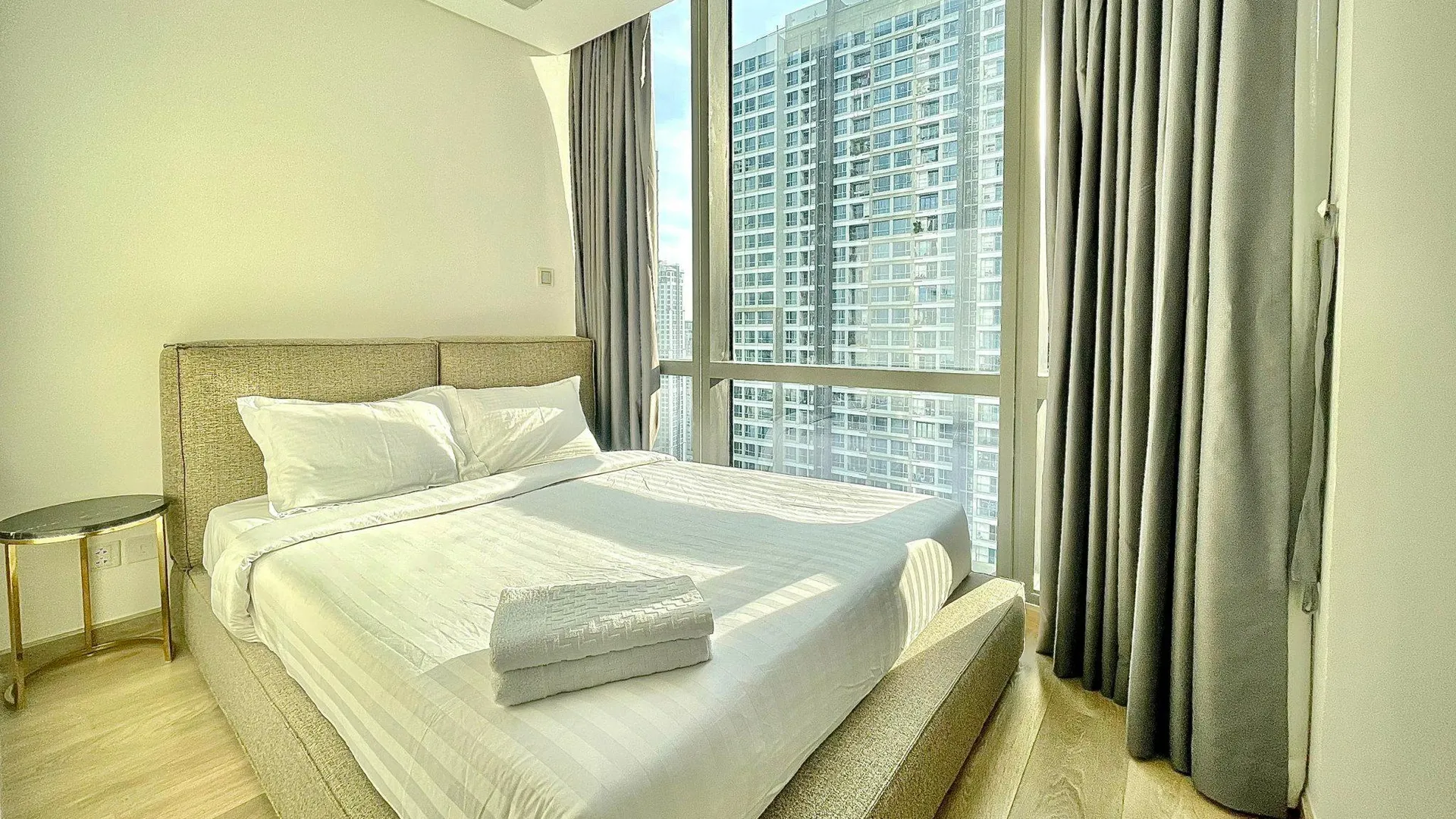 호치민 빈탄의 아파트먼트 (133m², 침실 3개, 프라이빗 욕실 2개) 4성급 싱글룸 레스토랑