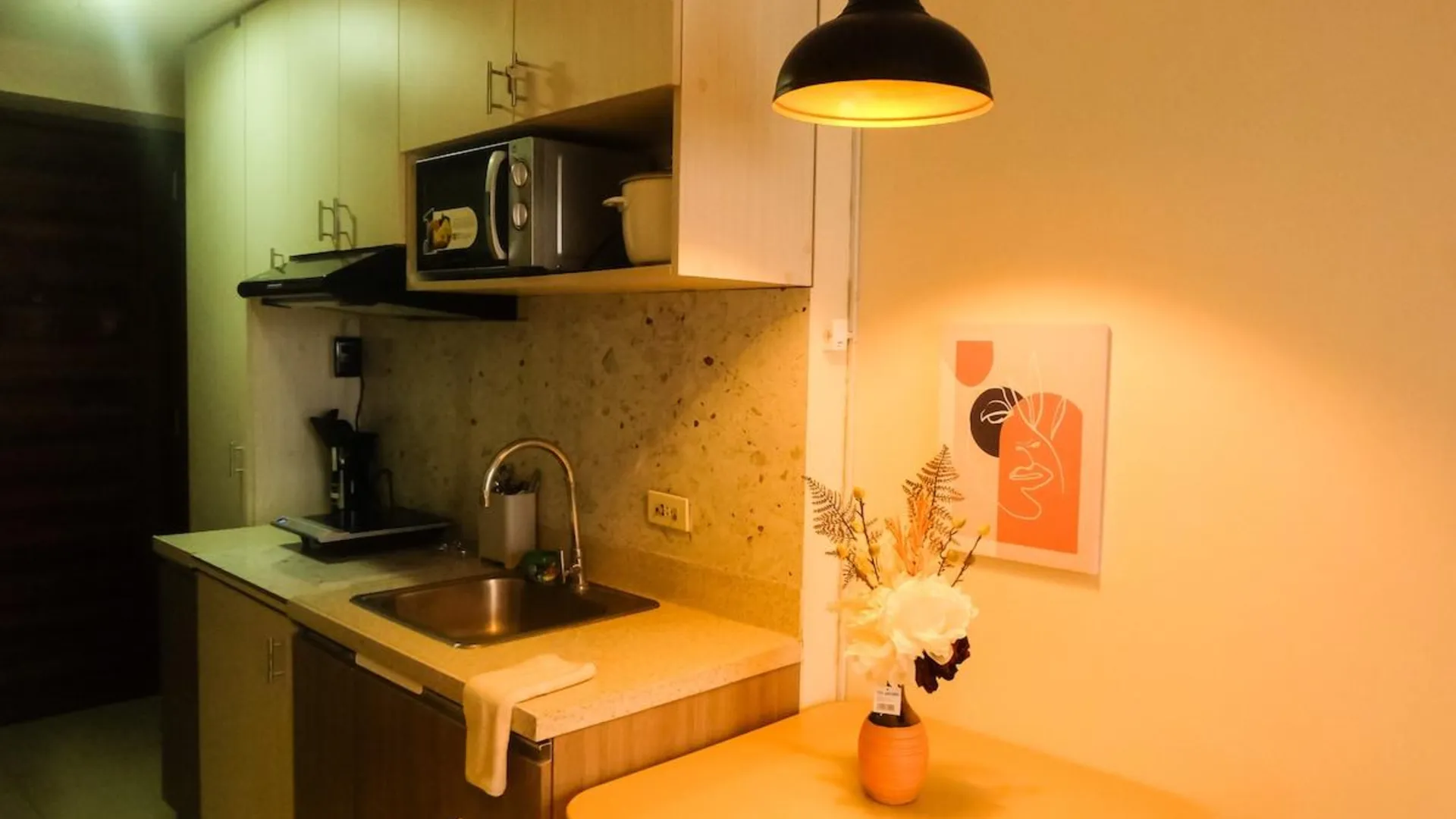 세부 푸엔테 오스메나의 프라이빗 하우스 (22m², 침실 1개, 프라이빗 욕실 1개) 4성급 게스트하우스 로비