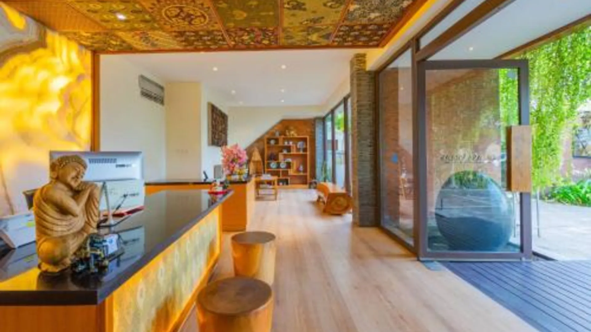 발리 랄라사 빌라 4성급 호텔 외관