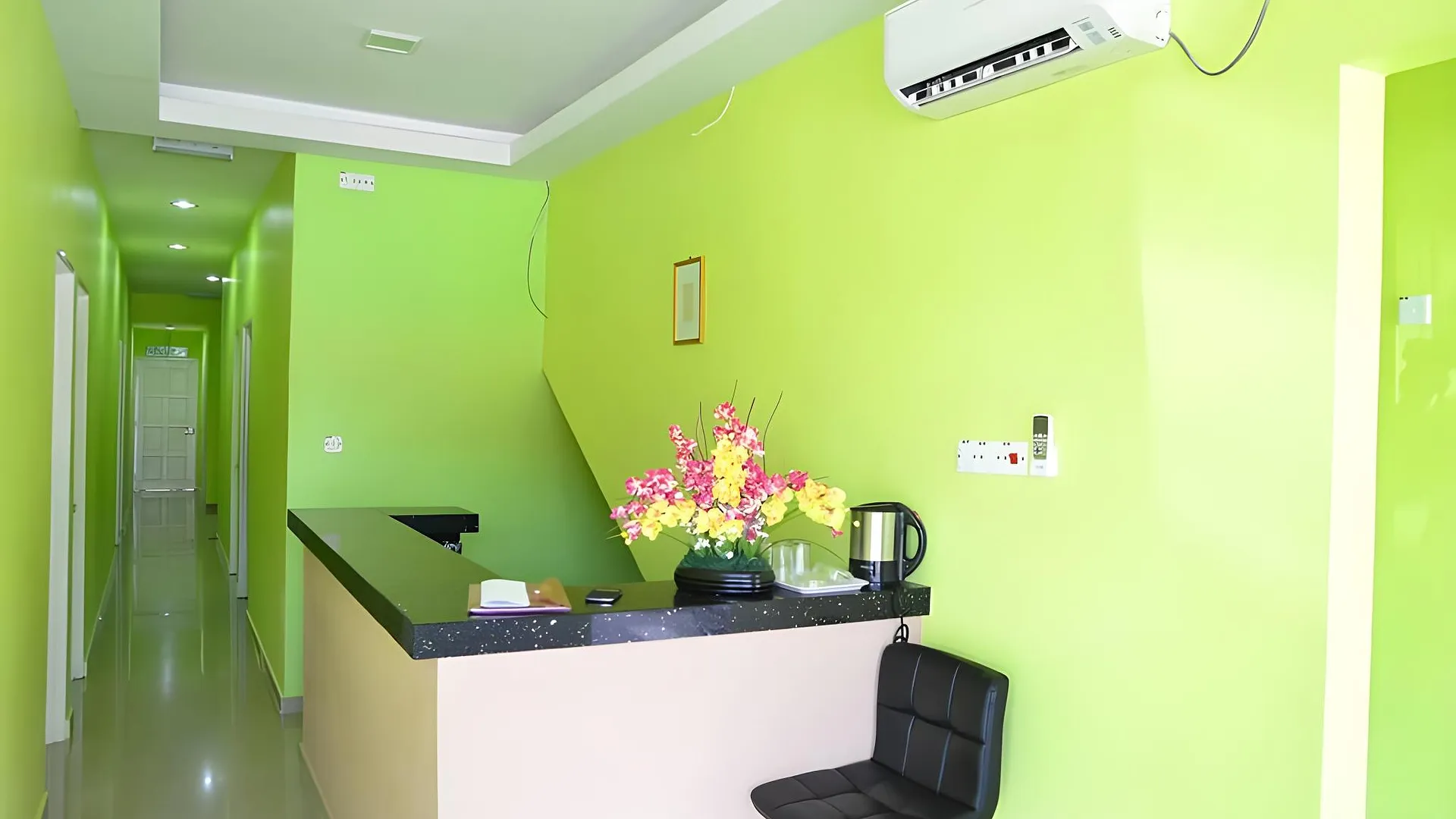 구아무상 디나 호텔 2성급 호텔 로비