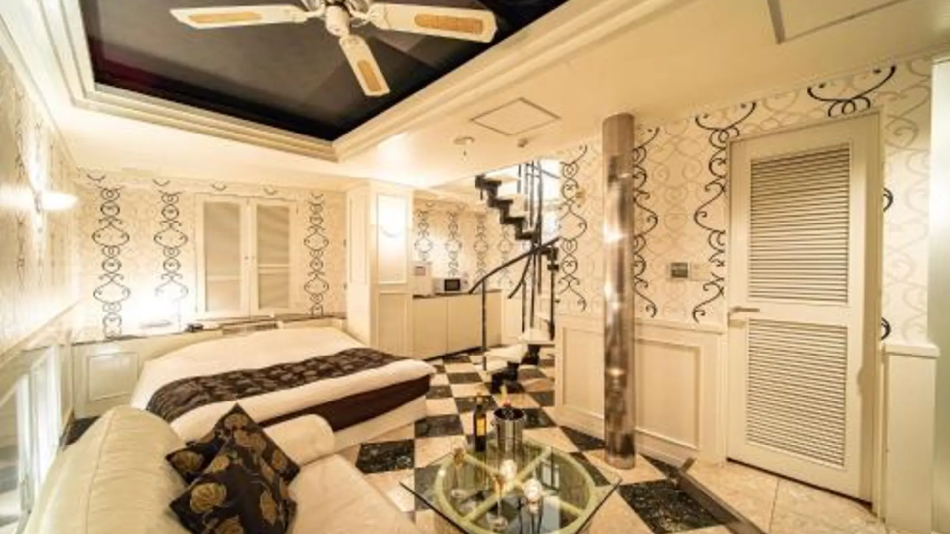 오사카 사쿠라노미야 타워 호텔 - 성인 전용 3성급 호텔 전망