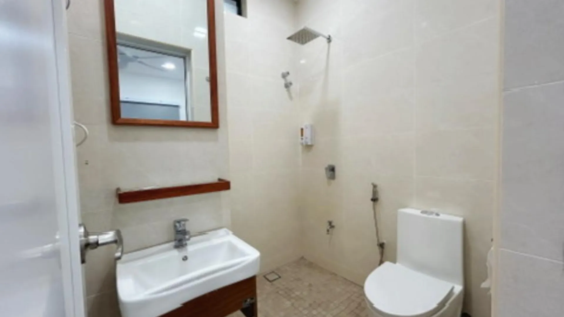 말라카 바투 베렌담의 프라이빗 하우스 (m², 침실 3개, 프라이빗 욕실 3개) 2성급 게스트하우스 스위트룸